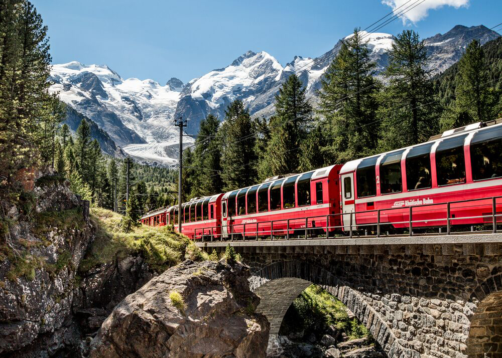 Bernina Express bei Morteratsch